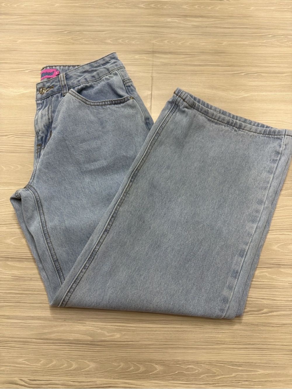 Edikted Light Wash Straight-Leg Women's Jeans